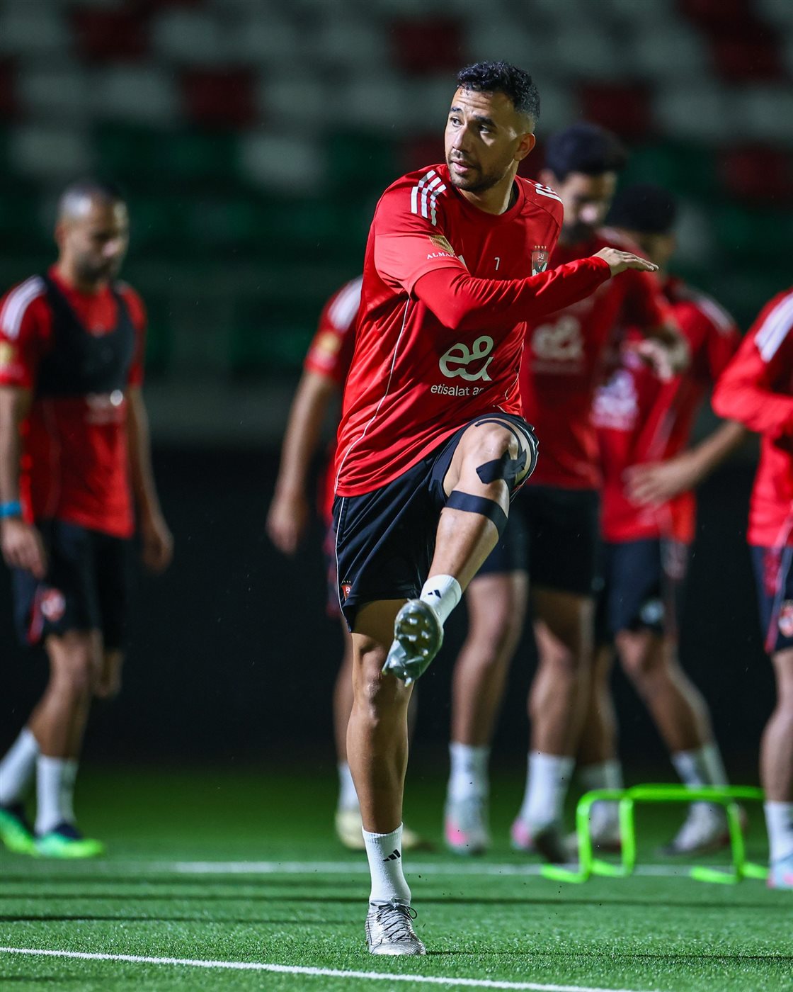 <strong>الأهلي يُجري مرانه الأول في بوروندي</strong>