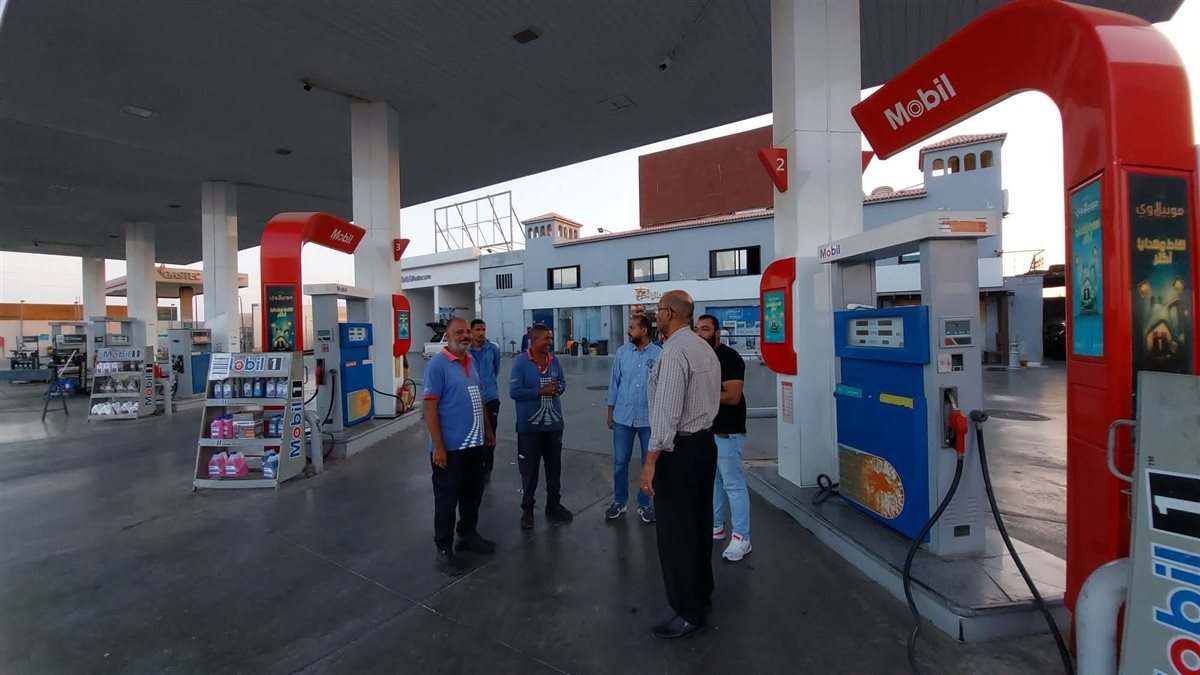 وكيل وزارة التموين يتفقد محطات الوقود 