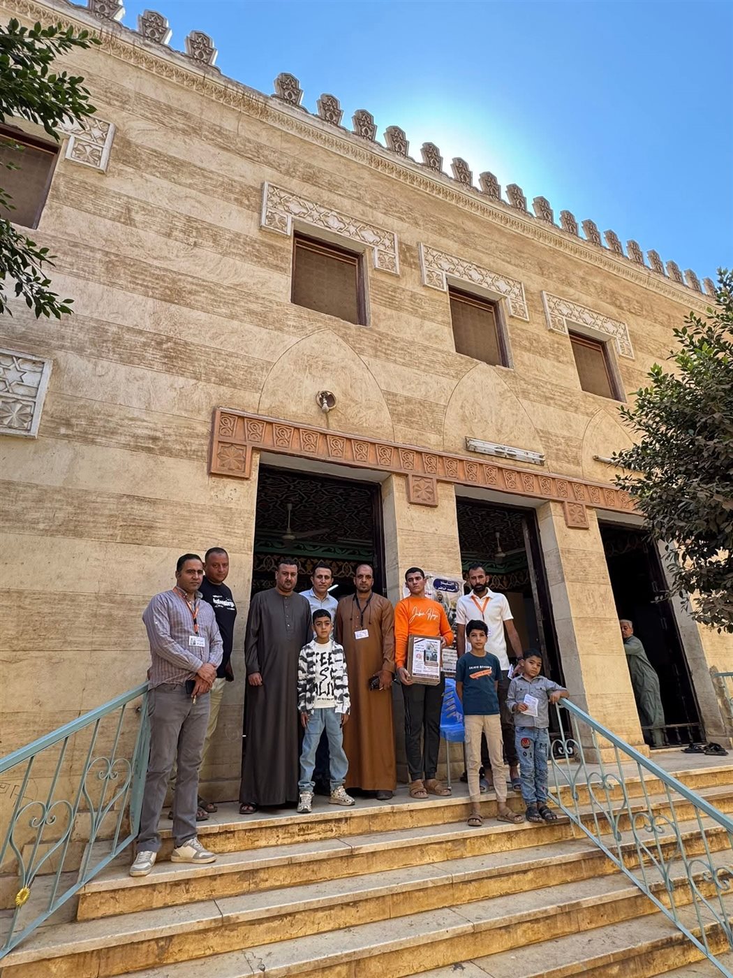 عشرات السيارات تجوب مساجد المنوفية لإنقاذ أحمد خاطر من التليف الرئوي