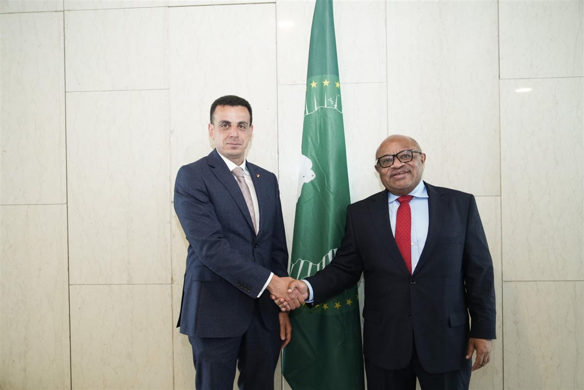 إبن العائلة الدندراوية سفيرا 