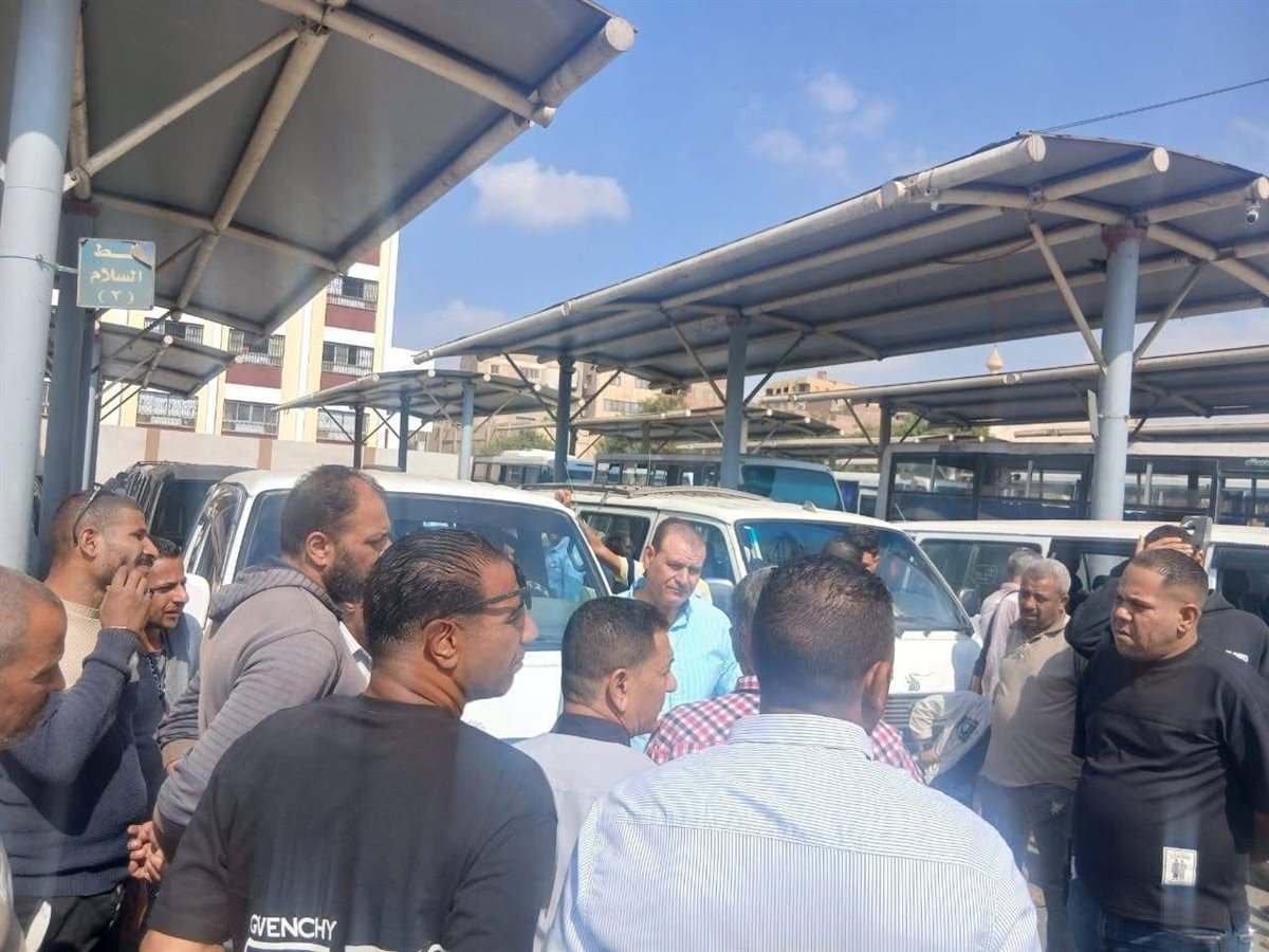 رئيس حي الهرم يتفقد المواقف ومحطات الوقود