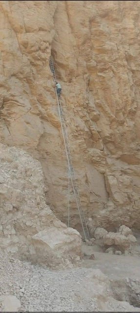 المقبرة المعلقة بوادي الملوك