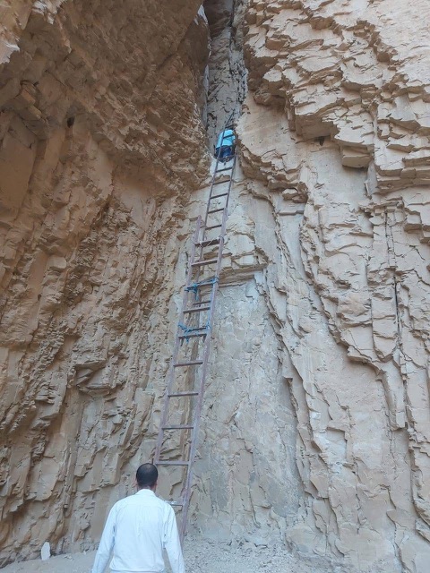 المقبرة المعلقة بوادي الملوك