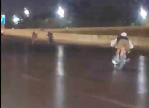 الأمن يفحص تداول فيديو لشاب وآخرين لآداءهم حركات استعراضية علي طريق القاهرة - الإسماعيلية