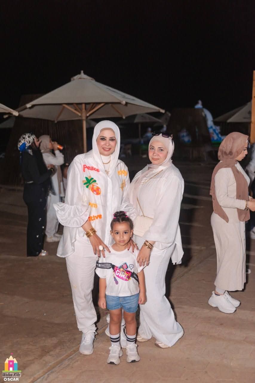 الفقيدة وابنتها 