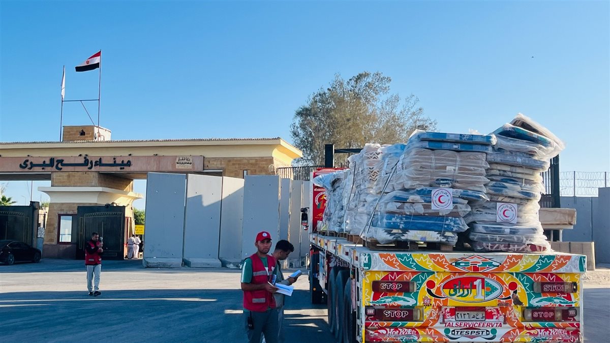 مساعدات الهلال الأحمر المصري 