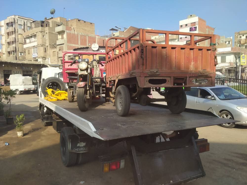 ضبط تروسيكلات مخالفة لتحميلها ركابًا وتعريض حياتهم للخطر بالمنوفية