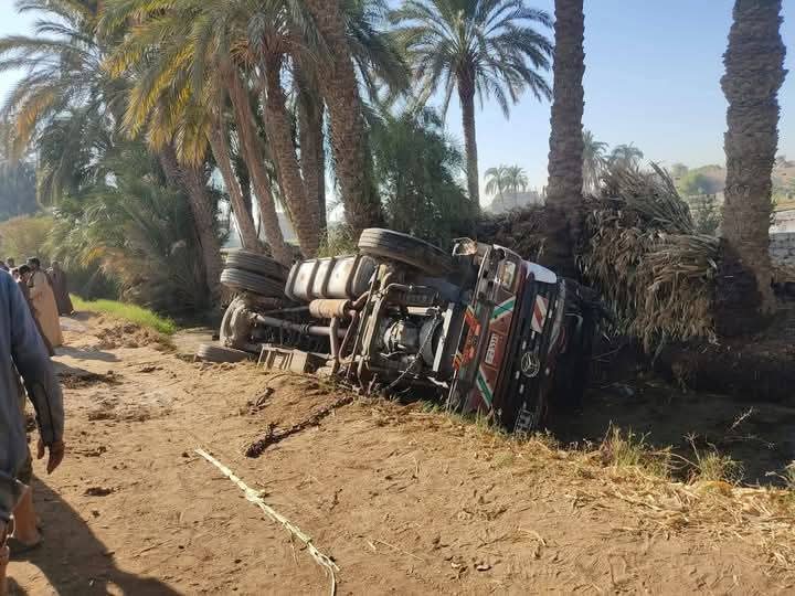 انقلاب تريلا بأسيوط 