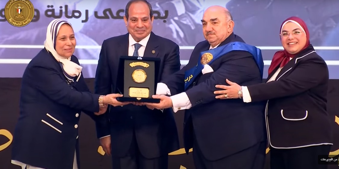 الرئيس السيسي يكرم أبطال نصر أكتوبر الندوة التثقيفية الـ42