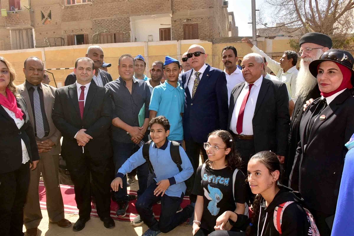 محافظ الأقصر يدشن مبادرة بلدنا في عيون ولادنا