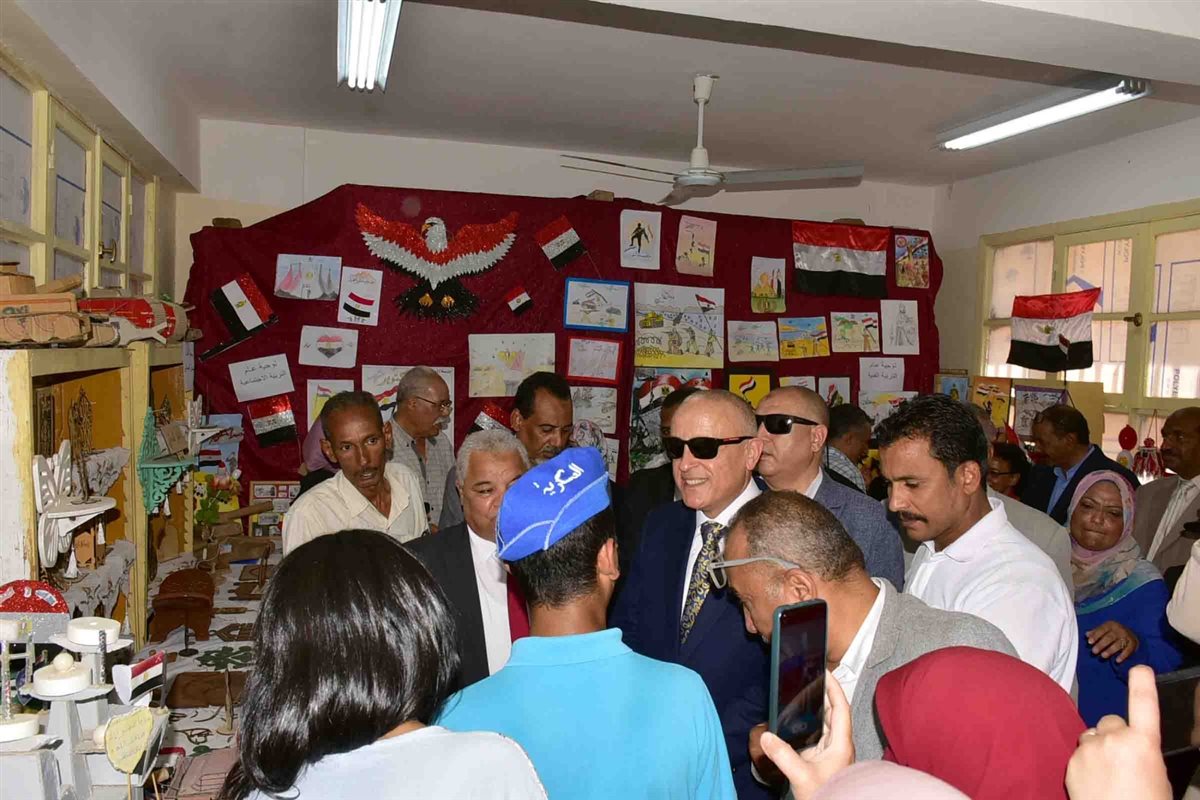 محافظ الأقصر يدشن مبادرة بلدنا في عيون ولادنا