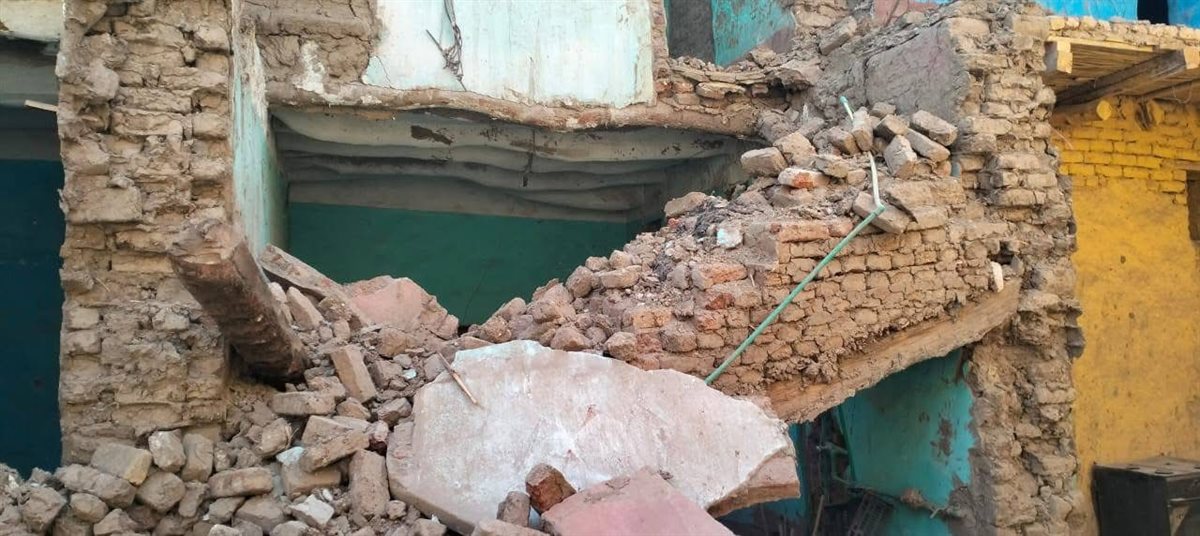 انهيار منزل من الطوب اللبن بالاقصر دون إصابات 