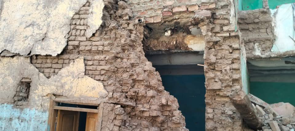 انهيار منزل من الطوب اللبن بالاقصر دون إصابات 