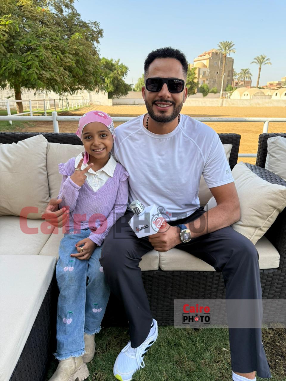 حقق حلمها.. عصام السقا يستجيب لـ طلب الصغيرة ليلى محاربة السرطان بعد طلبها عبر القاهرة 