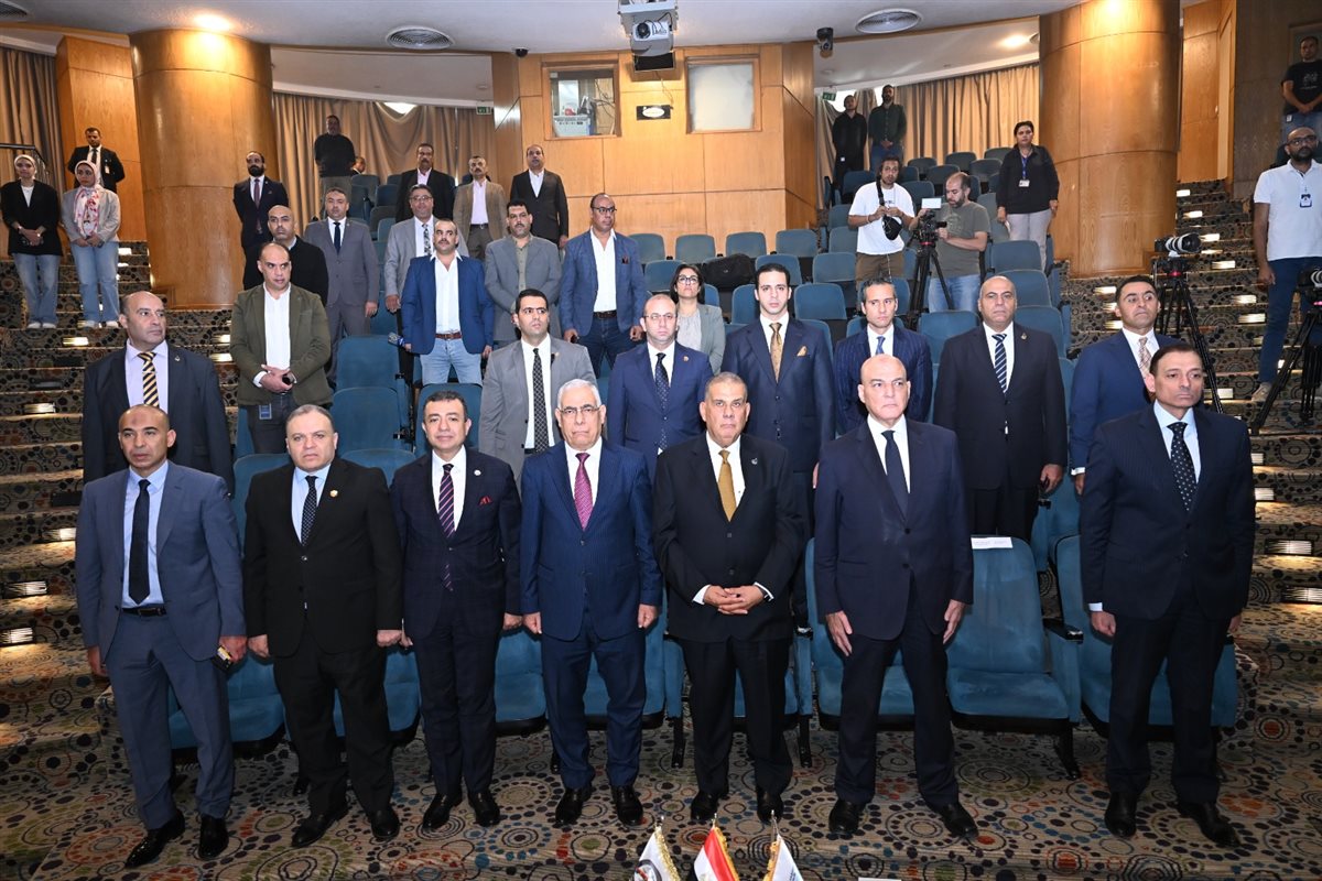 النائب العام يزور مستشفى سرطان الأطفال 57357 