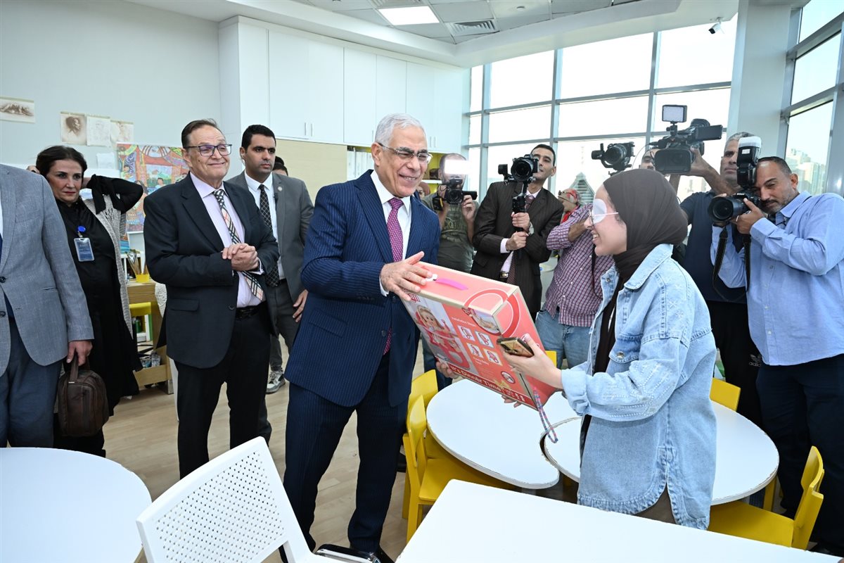 النائب العام يزور مستشفى سرطان الأطفال 57357 