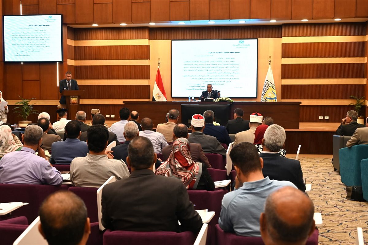 اللواء خالد مبارك يترأس اجتماع المجلس التنفيذي لجنوب سيناء