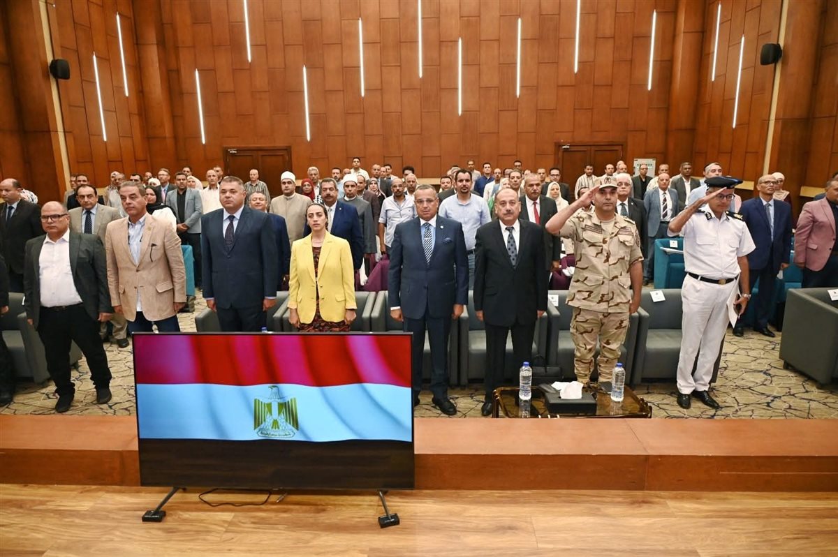 اللواء خالد مبارك يترأس اجتماع المجلس التنفيذي لجنوب سيناء