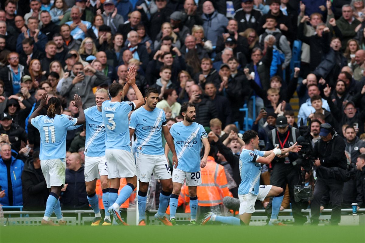 القنوات الناقلة لمشاهدة مباراة مانشستر سيتي وفياريال بث مباشر الآن في دوري أبطال أوروبا