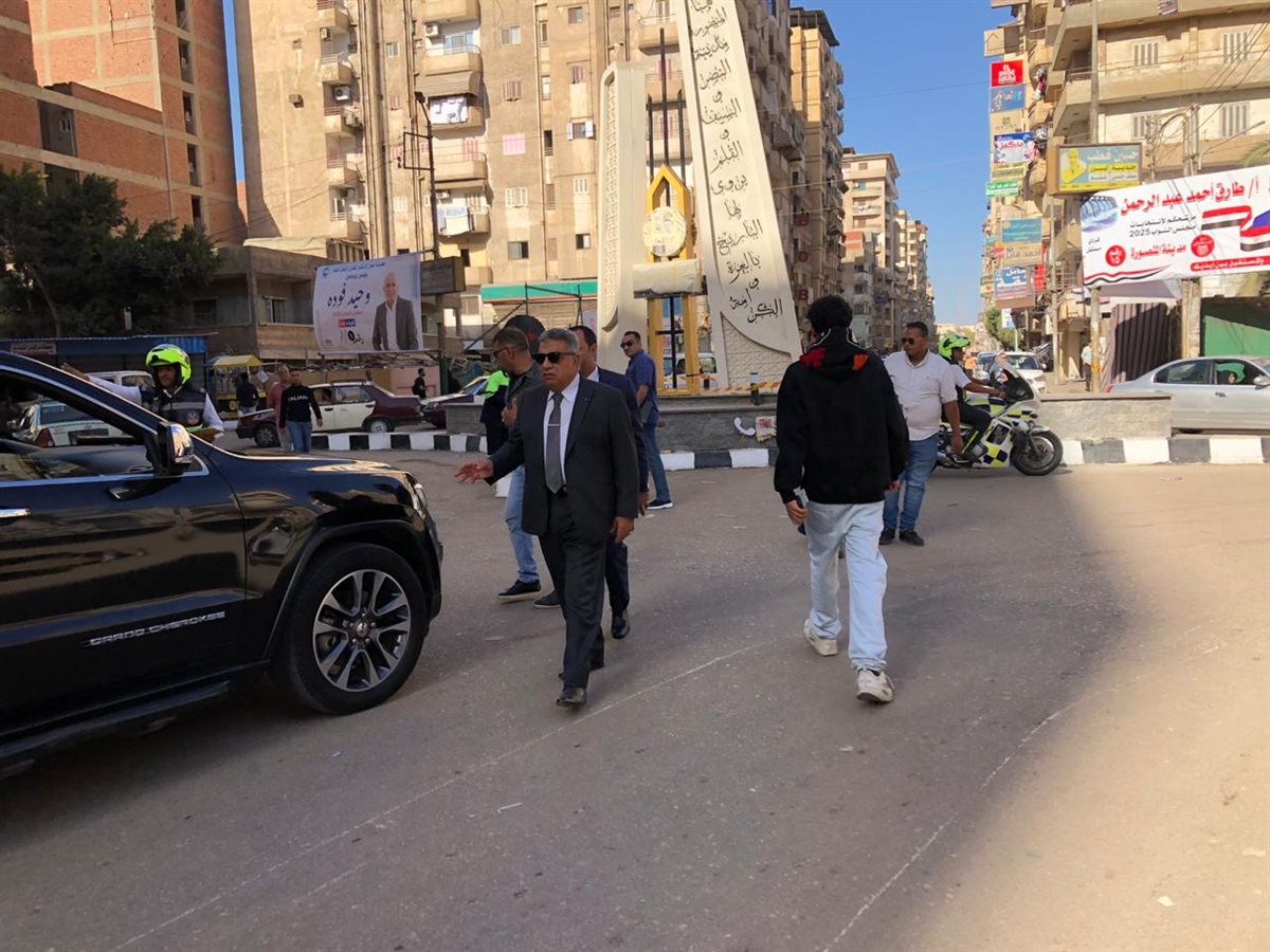 جولة المحافظ