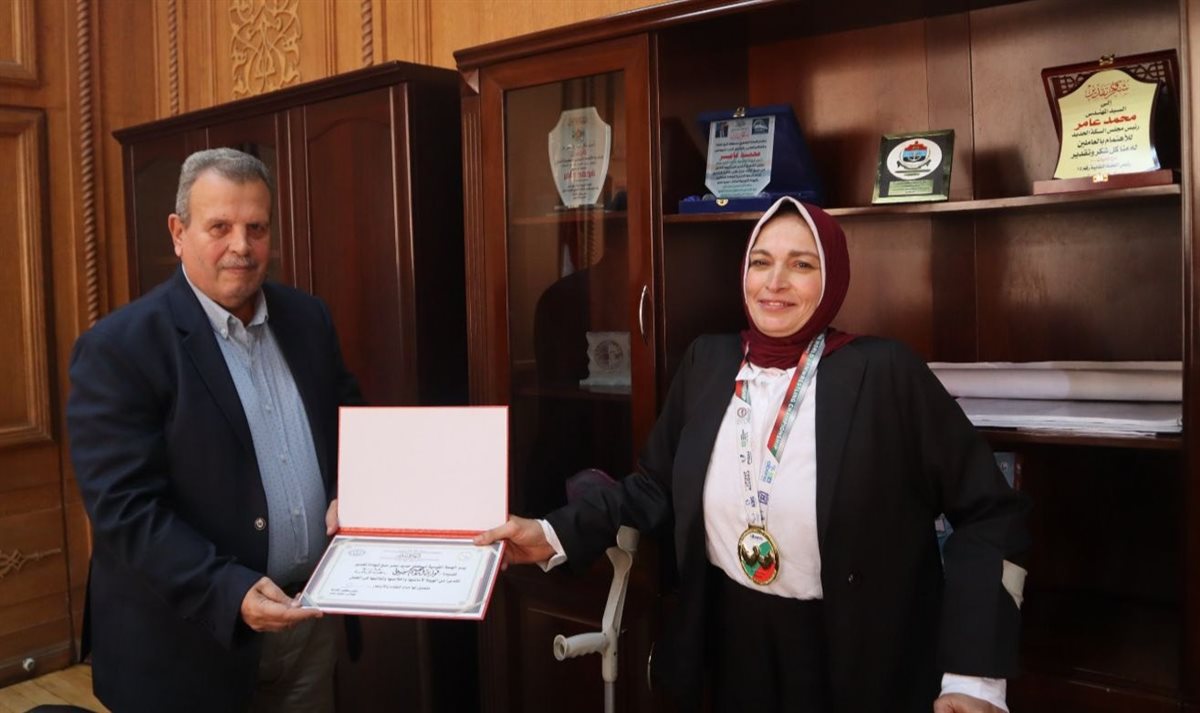 تكريم بطلة العالم في مصارعة الذراعين لذوي الهمم