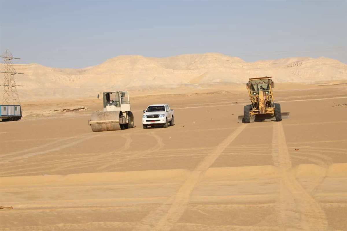 جانب من انشاء اول مركز للحرير الطبيعي