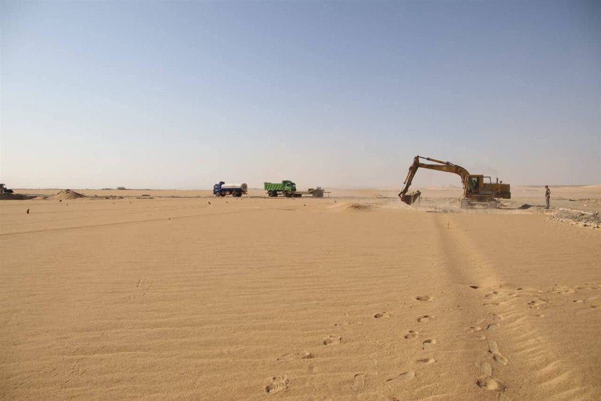 جانب من انشاء اول مركز للحرير الطبيعي