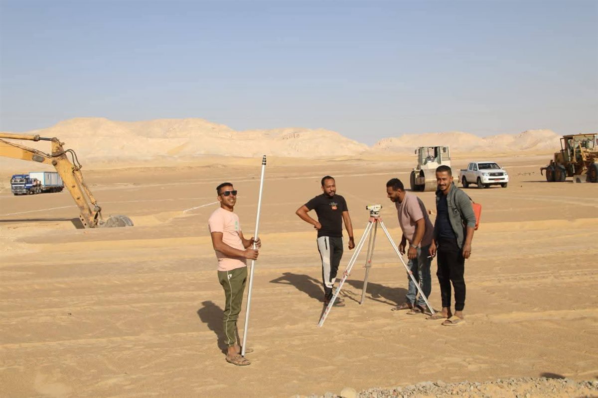 جانب من انشاء اول مركز للحرير الطبيعي