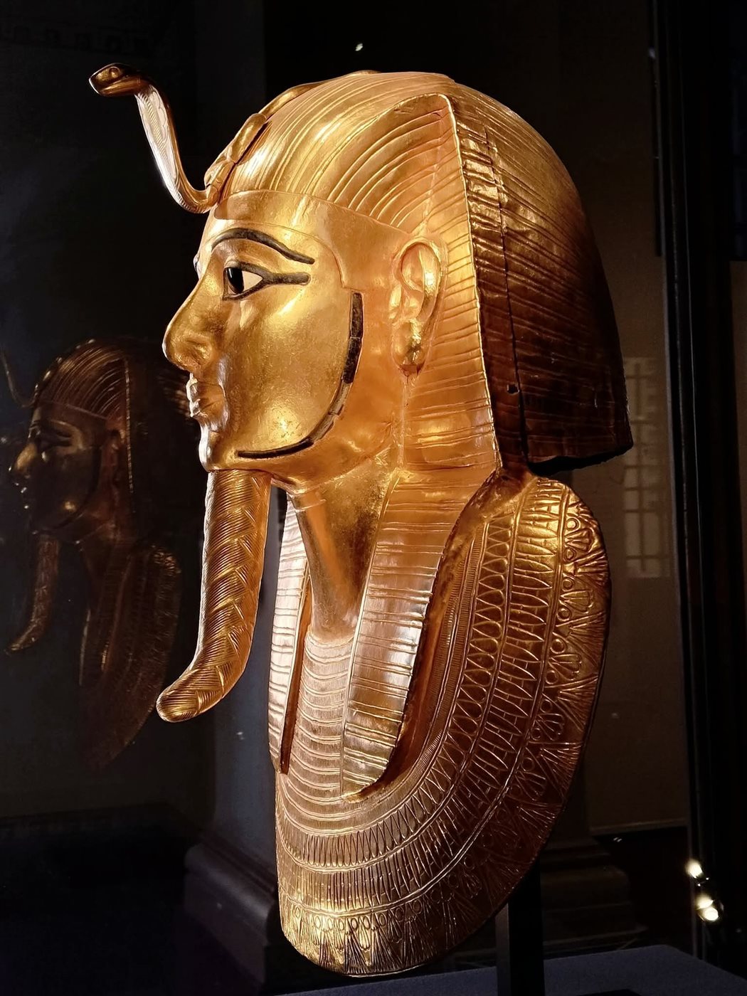 القناع الجنائزي للملك بسوسنس الأول