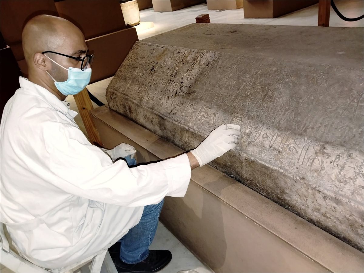 ترميم تابوت السيدة تا دي