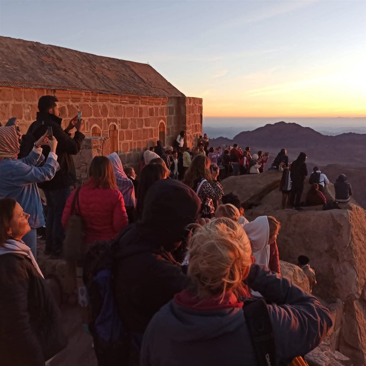 420 سائحًا بمدينة سانت كاترين