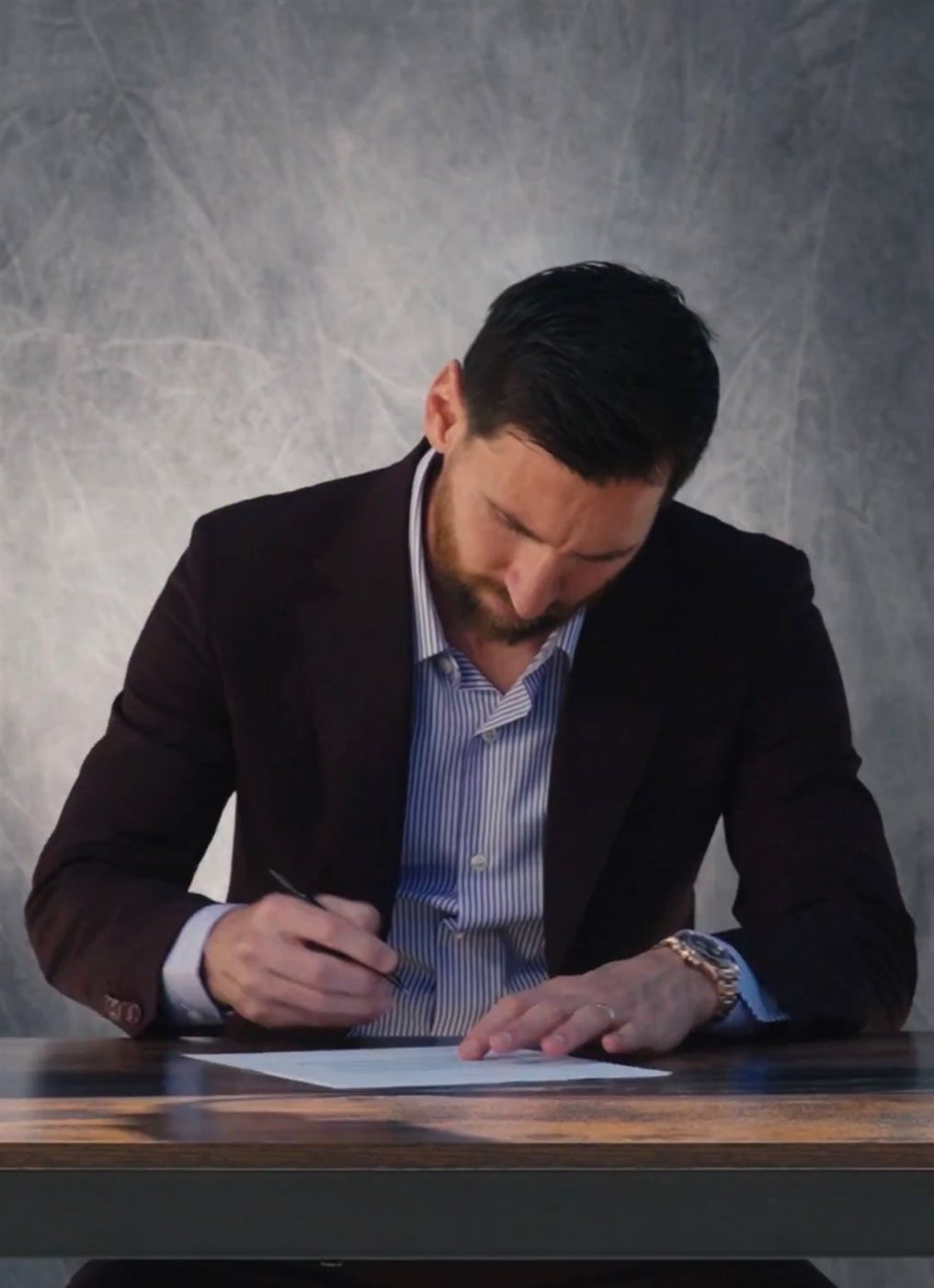 إنتر ميامي يعلن تجديد عقد ليونيل ميسي حتى عام 2028