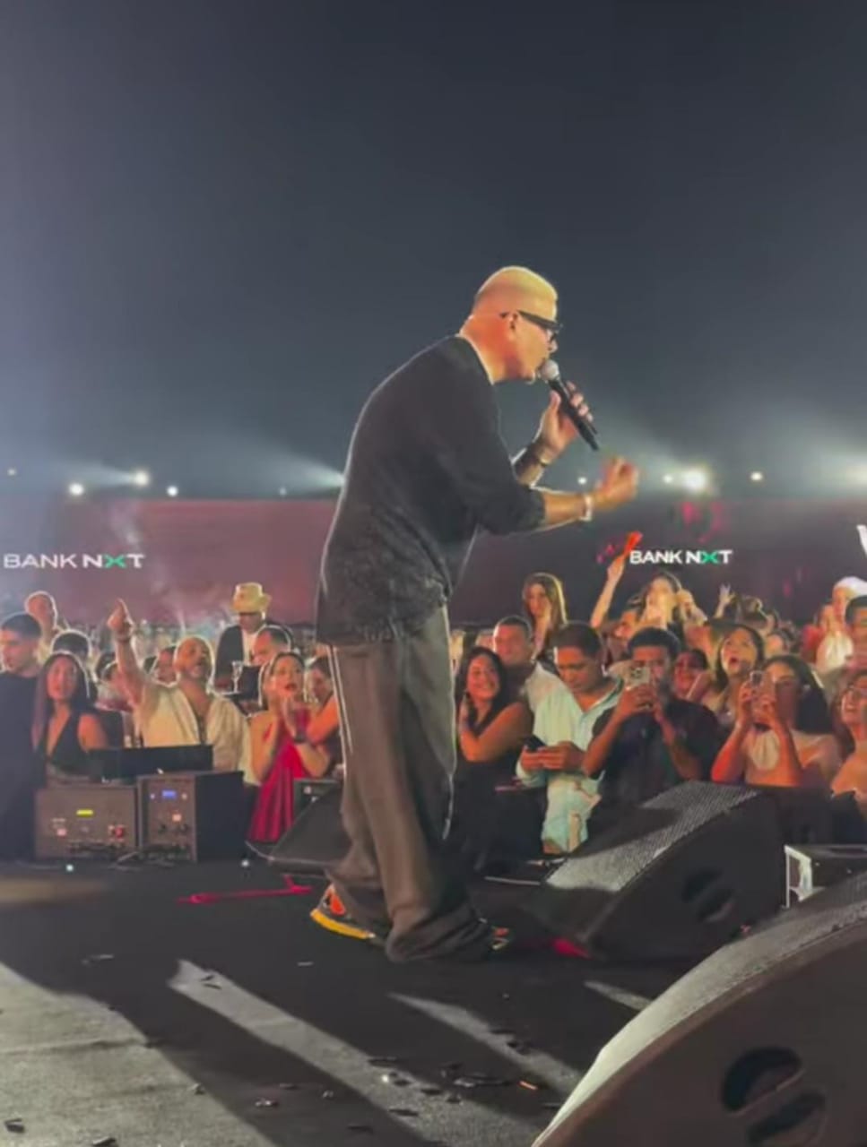 عمرو دياب يشعل حفله على هامش مهرجان الجونة السينمائي