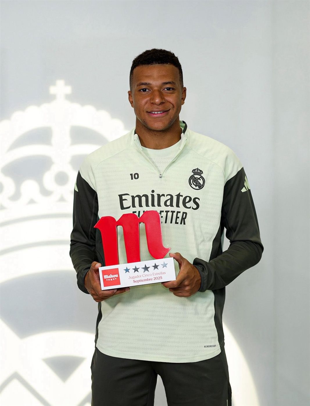 <strong>رسميًا.. مبابي يفوز بجائزة لاعب الشهر في ريال مدريد للمرة الثانية على التوالي</strong>