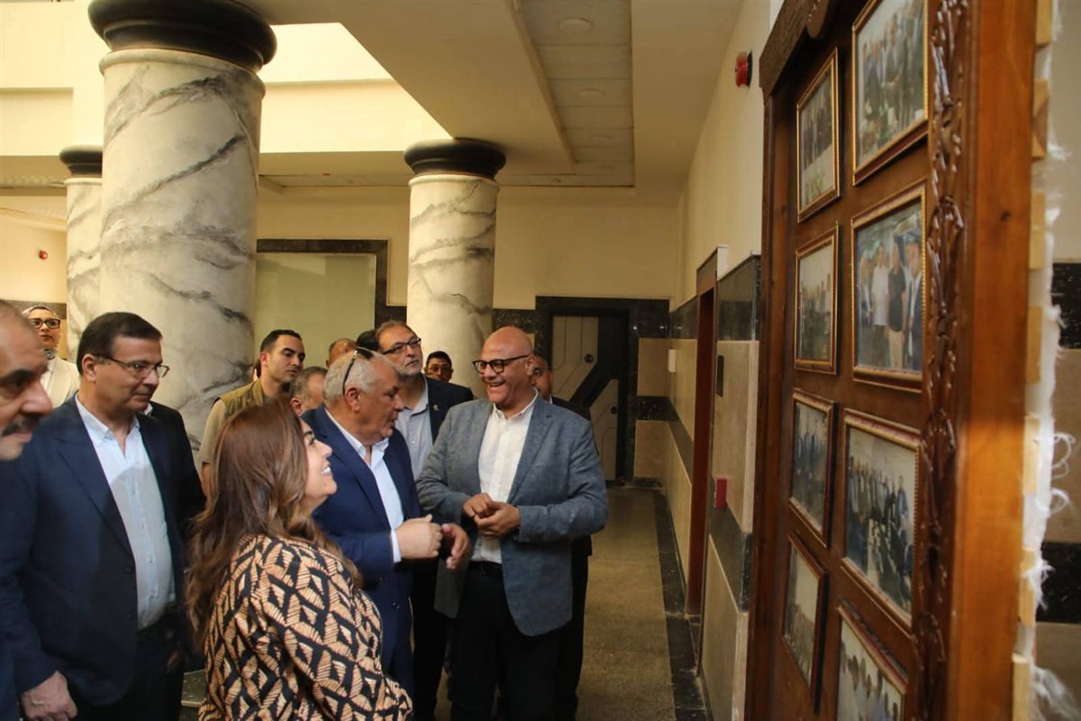 وزيرا التنمية المحلية والزراعة يتفقدان مجمع المصالح الحكومية للخدمات الذكية في الوادي الجديد