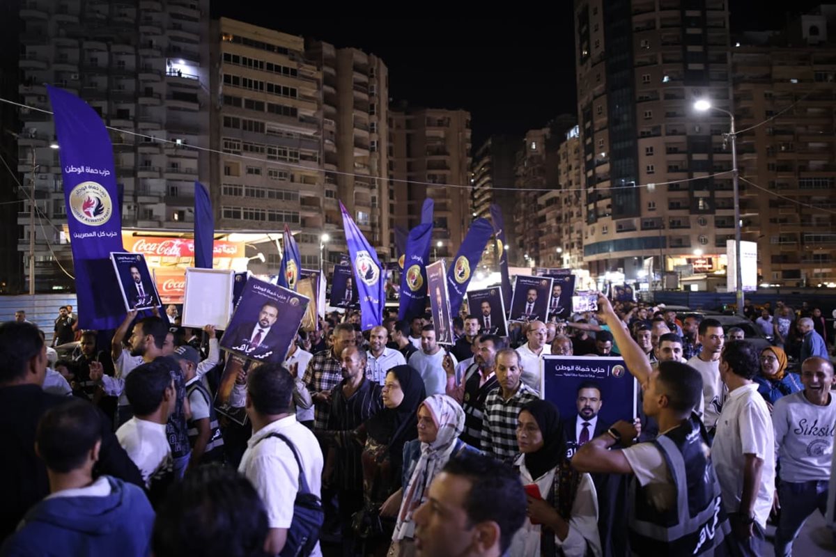 الآلاف يحتشدون بسيدي بشر لدعم محمد مجاهد أبرز مرشحي القائمة الوطنية بالإسكندرية