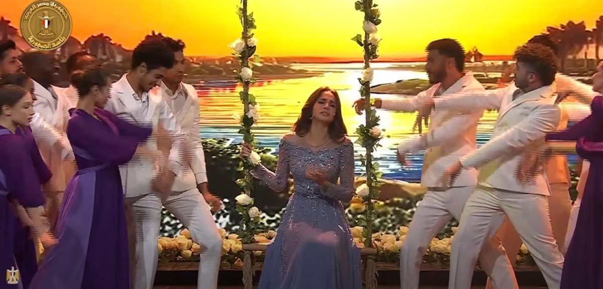 بحضور الرئيس.. آمال ماهر وحمزة نمرة يشاركان في احتفالية  مصر وطن السلام