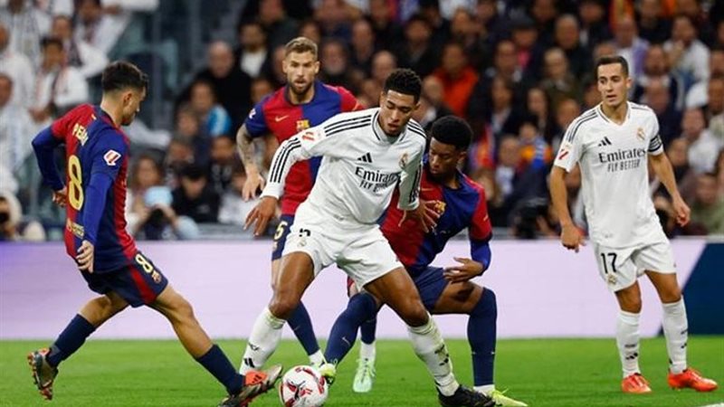 القنوات الناقلة لمشاهدة مباراة ريال مدريد وبرشلونة بث مباشر اليوم في كلاسيكو الأرض 