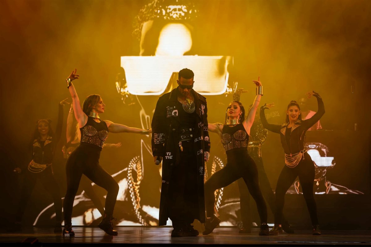  محمد رمضان يتألق في دبي 