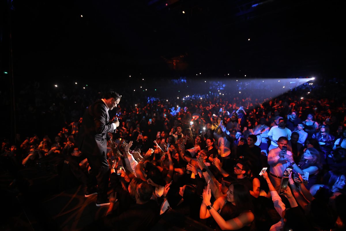 4500 شخص.. راغب علامة يرفع شعار كامل العدد في حفله الأخير بـ باريس