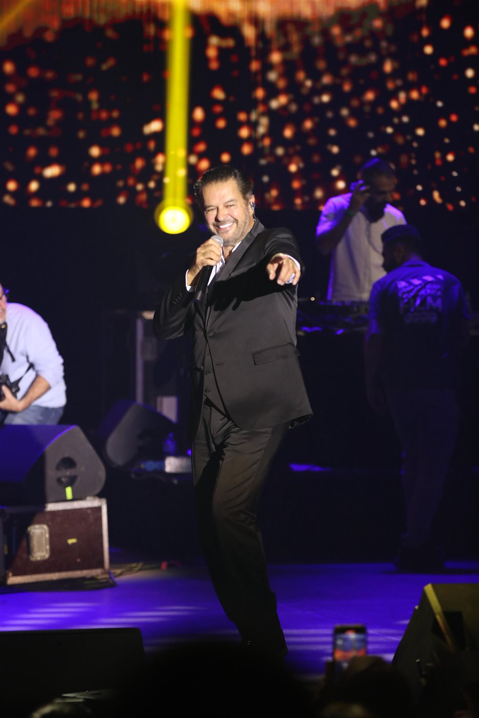 4500 شخص.. راغب علامة يرفع شعار كامل العدد في حفله الأخير بـ باريس