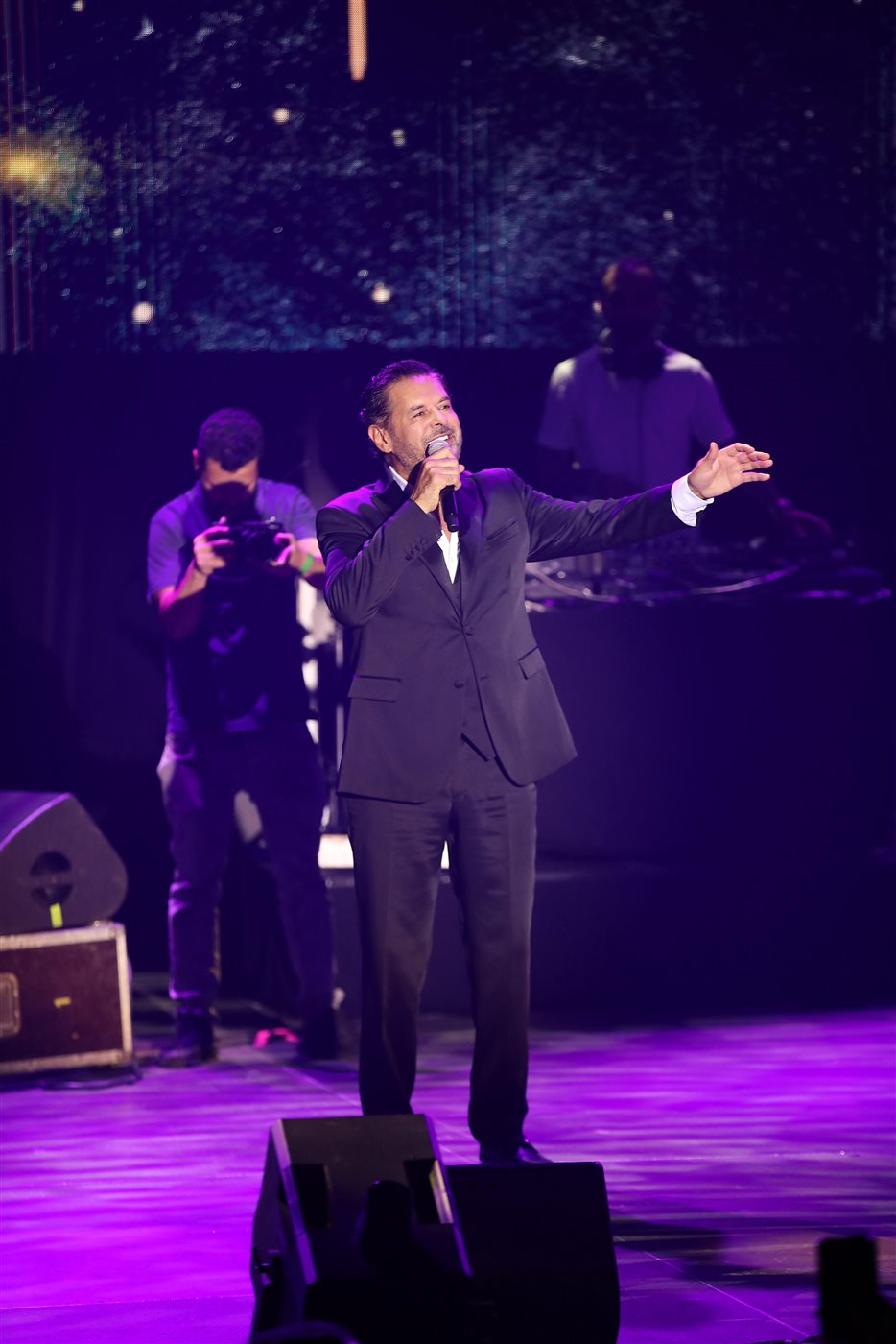 4500 شخص.. راغب علامة يرفع شعار كامل العدد في حفله الأخير بـ باريس