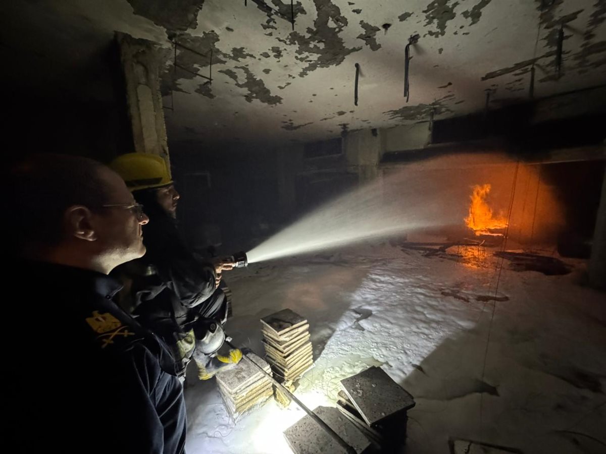 السيطرة على حريق بدروم فيلا بمدينة الشروق