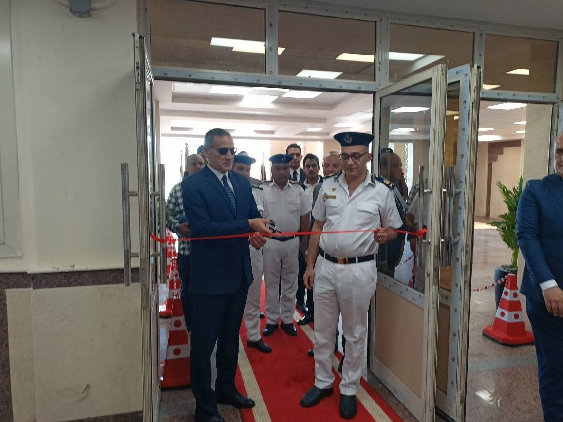 مدير أمن الأقصر يفتتح وحدة المرور المطورة بطيبة