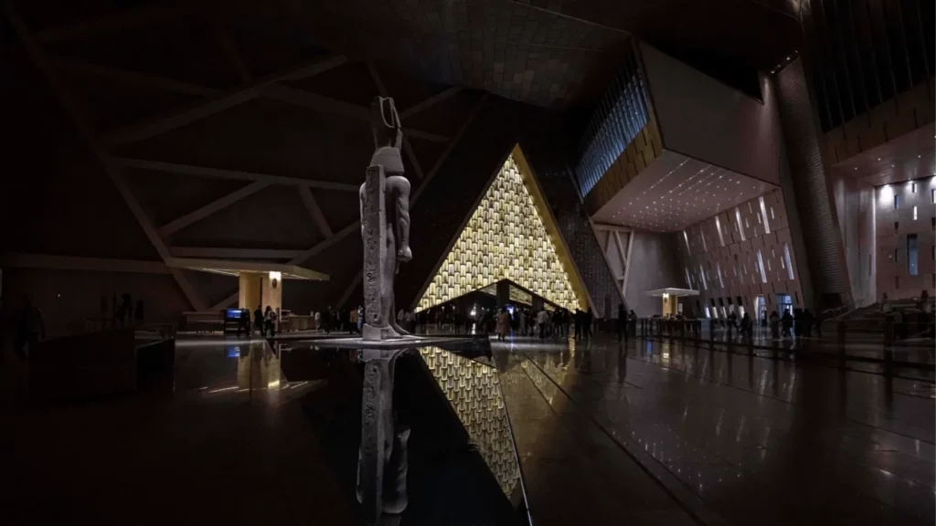  المتحف المصري الكبير 