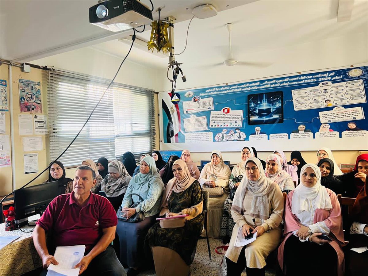 فاعليات دورة صقل مهارات الأخصائيين في مواجهة ظاهرة التنمر الإلكتروني