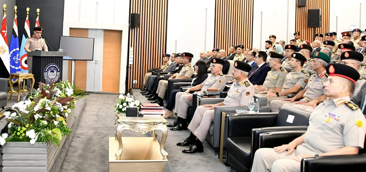 وزير الدفاع يشهد مناقشة&nbsp;البحث الرئيسى لمركز الدراسات الإستراتيجية للقوات المسلحة