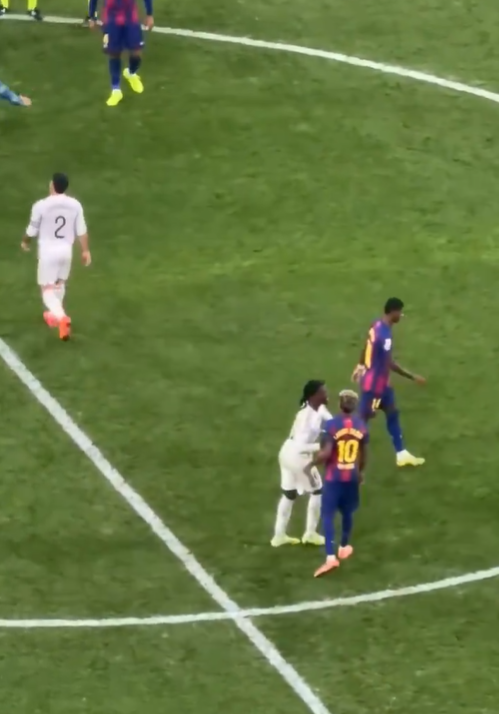 <strong>مباراة كلاسيكو الأرض بين برشلونة وريال مدريد في الجول 10 بـ الدوري الإسباني 2025 - 2026 بعد نهايتها</strong>