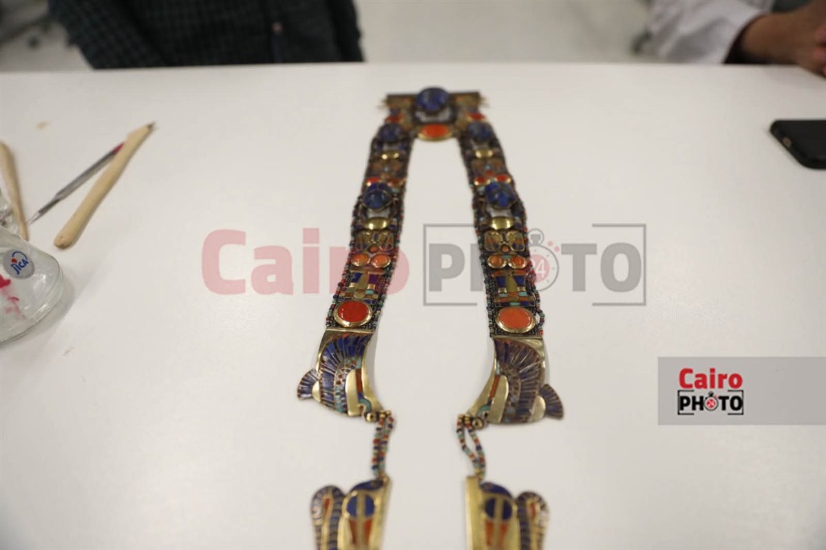 قلادة ذهبية للملك توت عنخ آمون