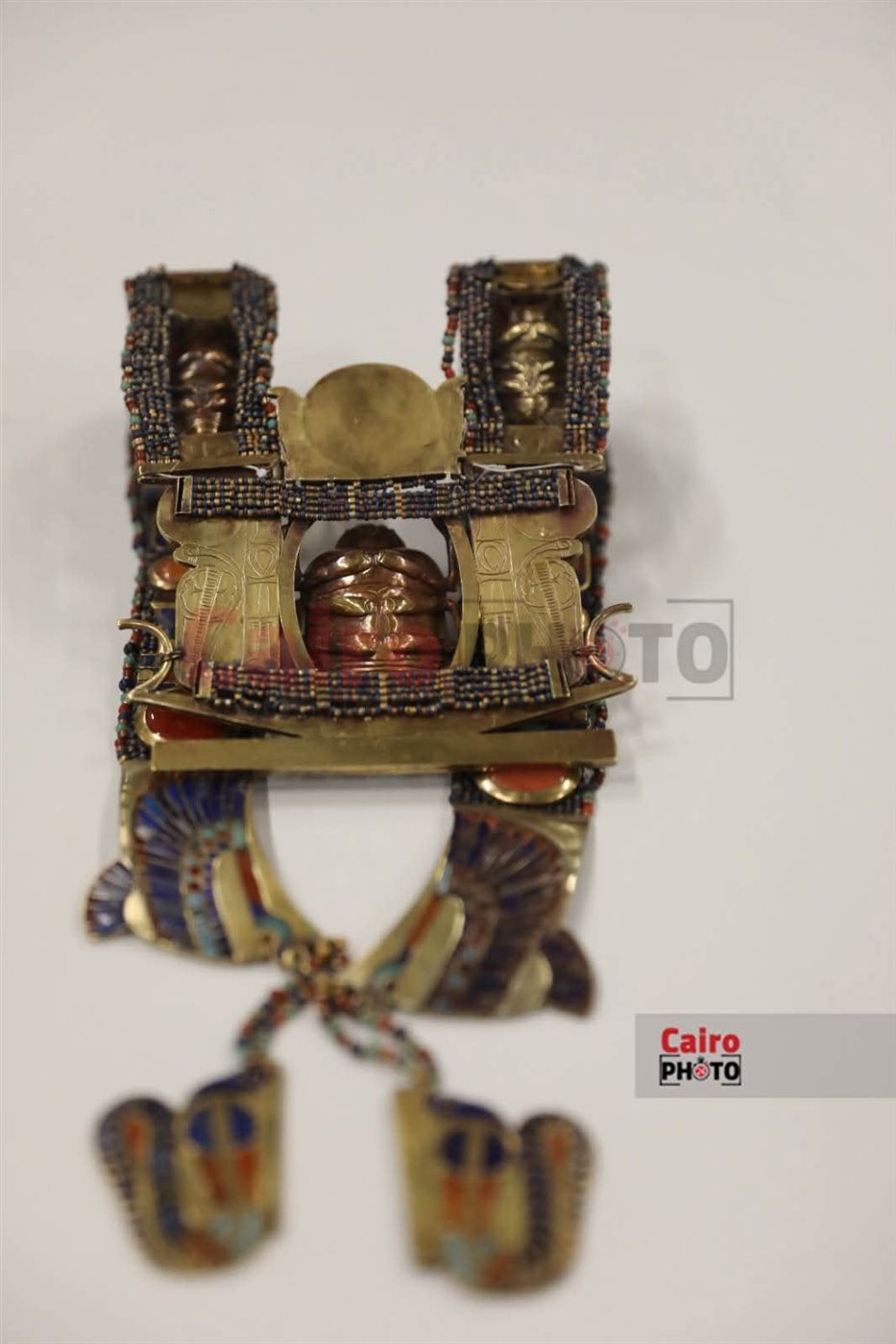 قلادة ذهبية للملك توت عنخ آمون